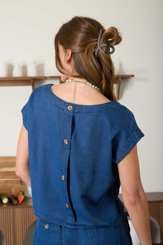 Blu Pepper Back Button Chambray Tee